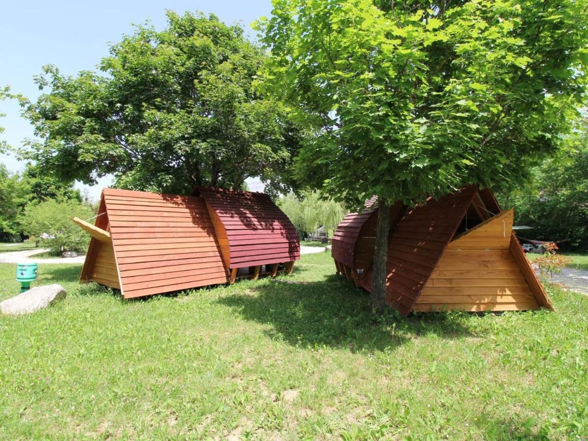 Habitat Createur - Hebergements Insolites Au Camping Municipal "Les Ecureuils" Recoubeau-Jansac Exterior foto