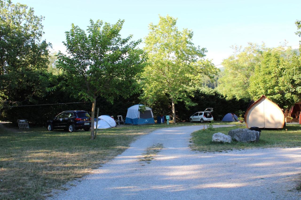 Habitat Createur - Hebergements Insolites Au Camping Municipal "Les Ecureuils" Recoubeau-Jansac Exterior foto